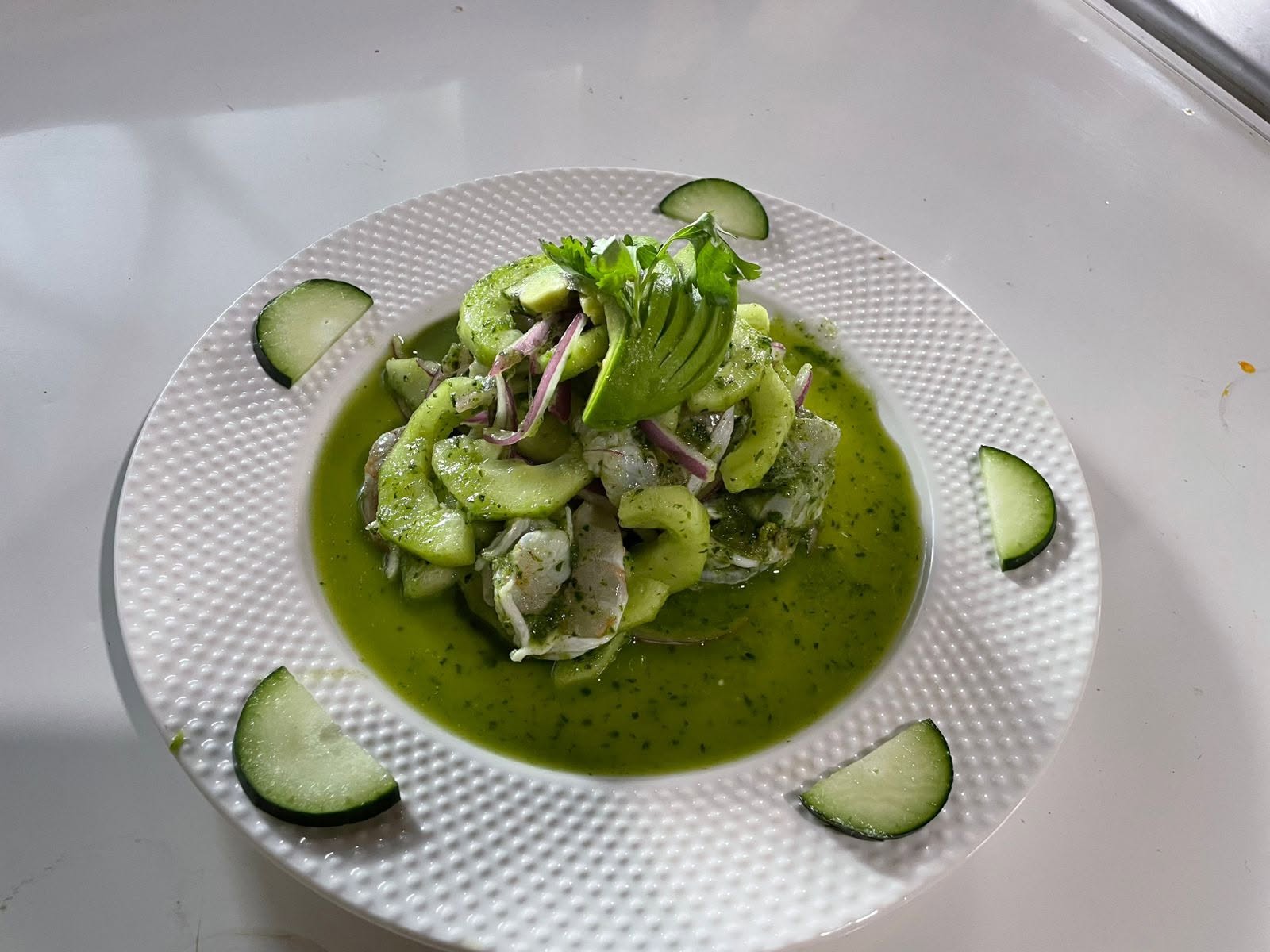 Aguachile Verde con cebolla morada